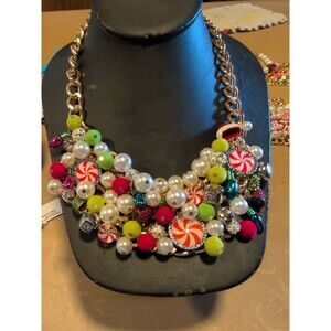 BETSEY JOHNSON Authentic Holiday Christmas Candy BIB Pendant Necklace NWT